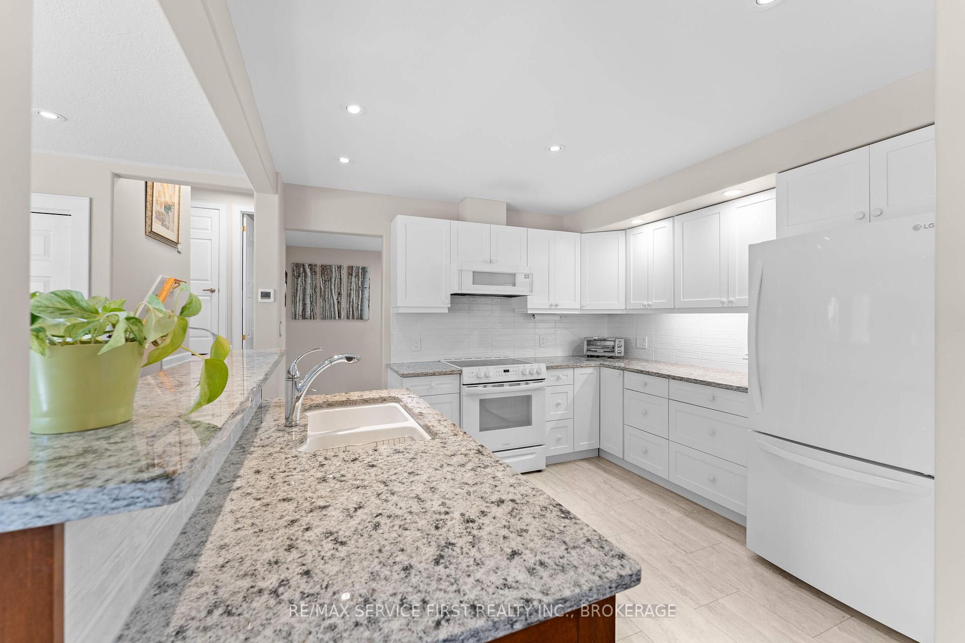 Photo 9 of 998 Woodbine Road, Kingston, North of Taylor-Kidd Blvd — HOMEH