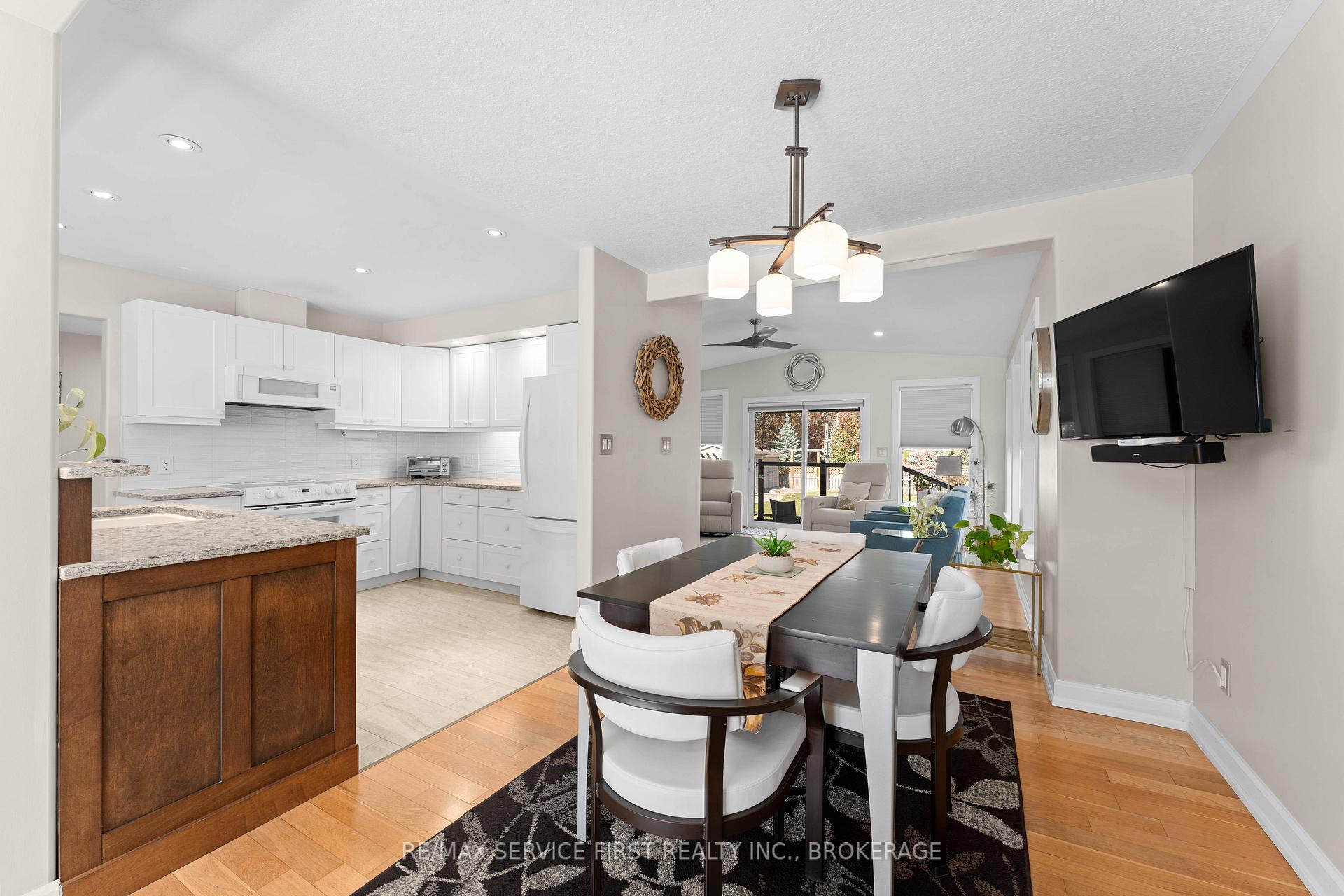Photo 13 of 998 Woodbine Road, Kingston, North of Taylor-Kidd Blvd — HOMEH