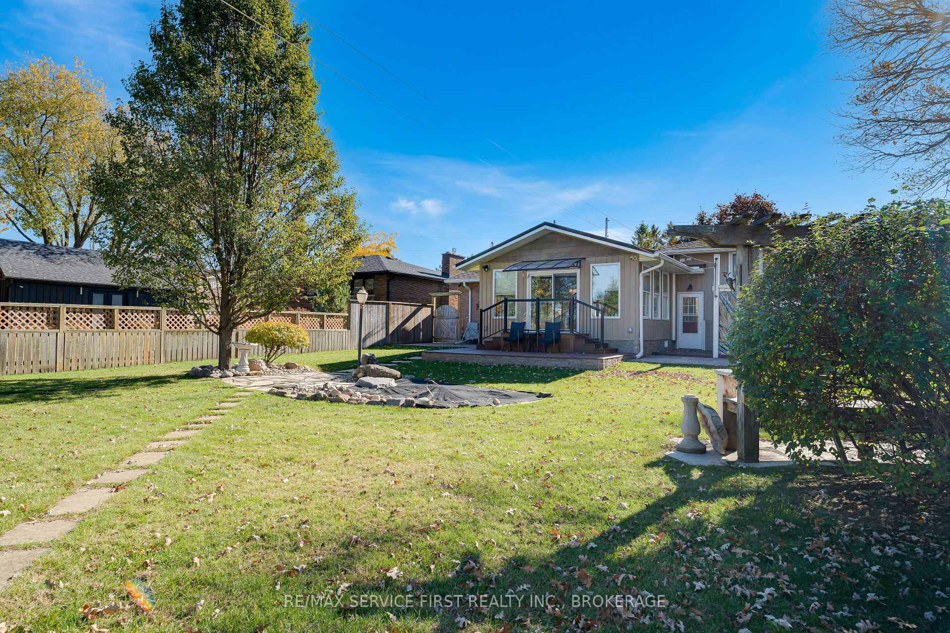Photo 45 of 998 Woodbine Road, Kingston, North of Taylor-Kidd Blvd — HOMEH