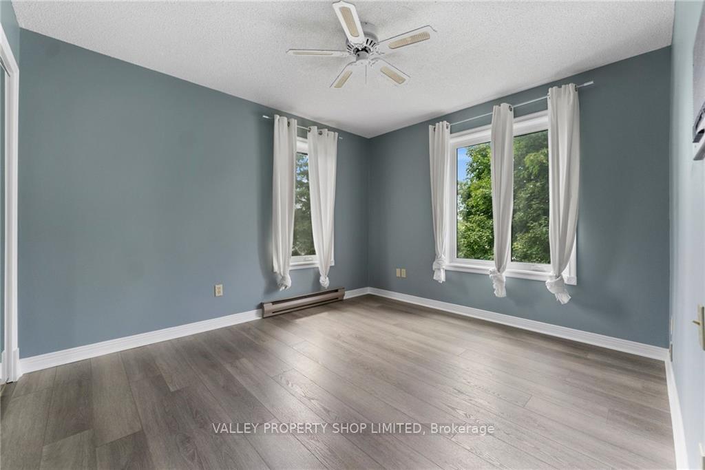 Photo 7 of 876 Russett Drive, McNab/Braeside, Mcnab/Braeside Twps — HOMEH