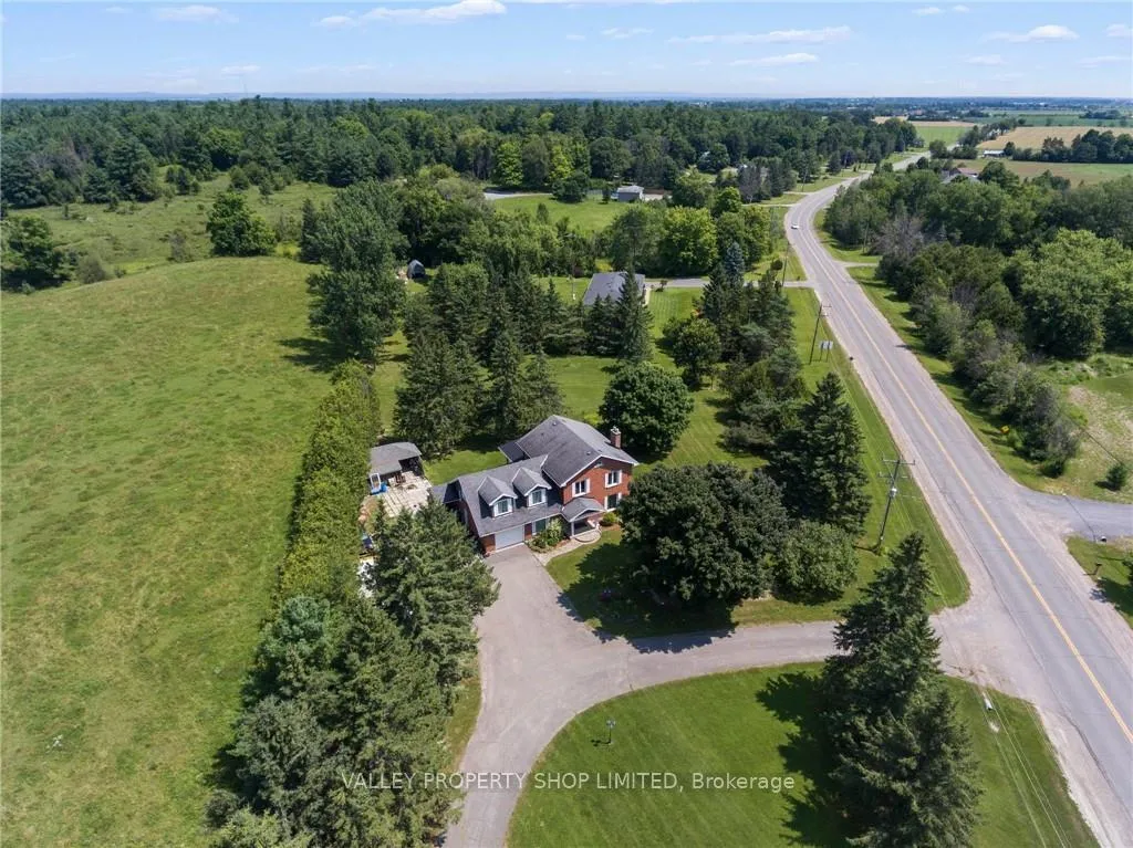 Photo 11 of 876 Russett Drive, McNab/Braeside, Mcnab/Braeside Twps — HOMEH