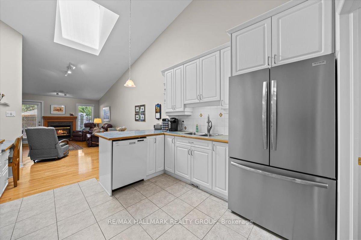 Photo 10 of 50 Kingbird Court, Ottawa, Kanata - Bridlewood — HOMEH