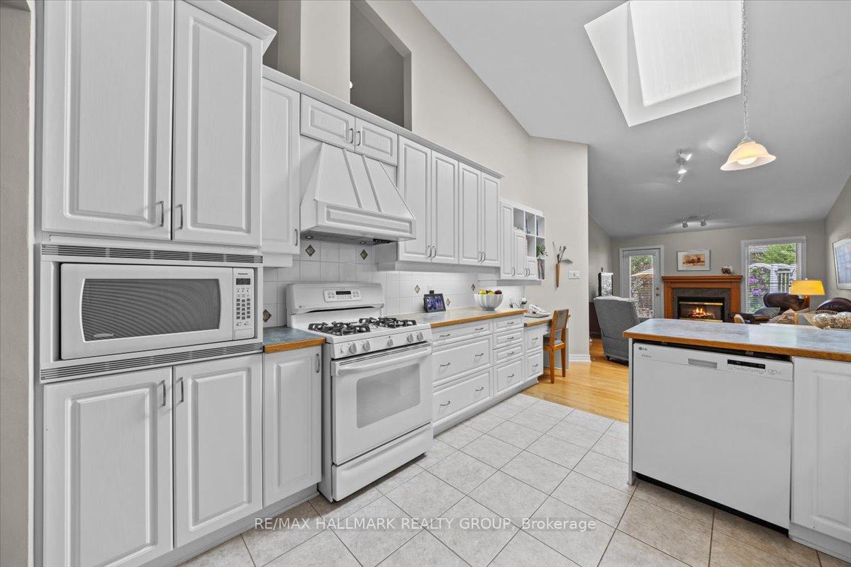 Photo 11 of 50 Kingbird Court, Ottawa, Kanata - Bridlewood — HOMEH