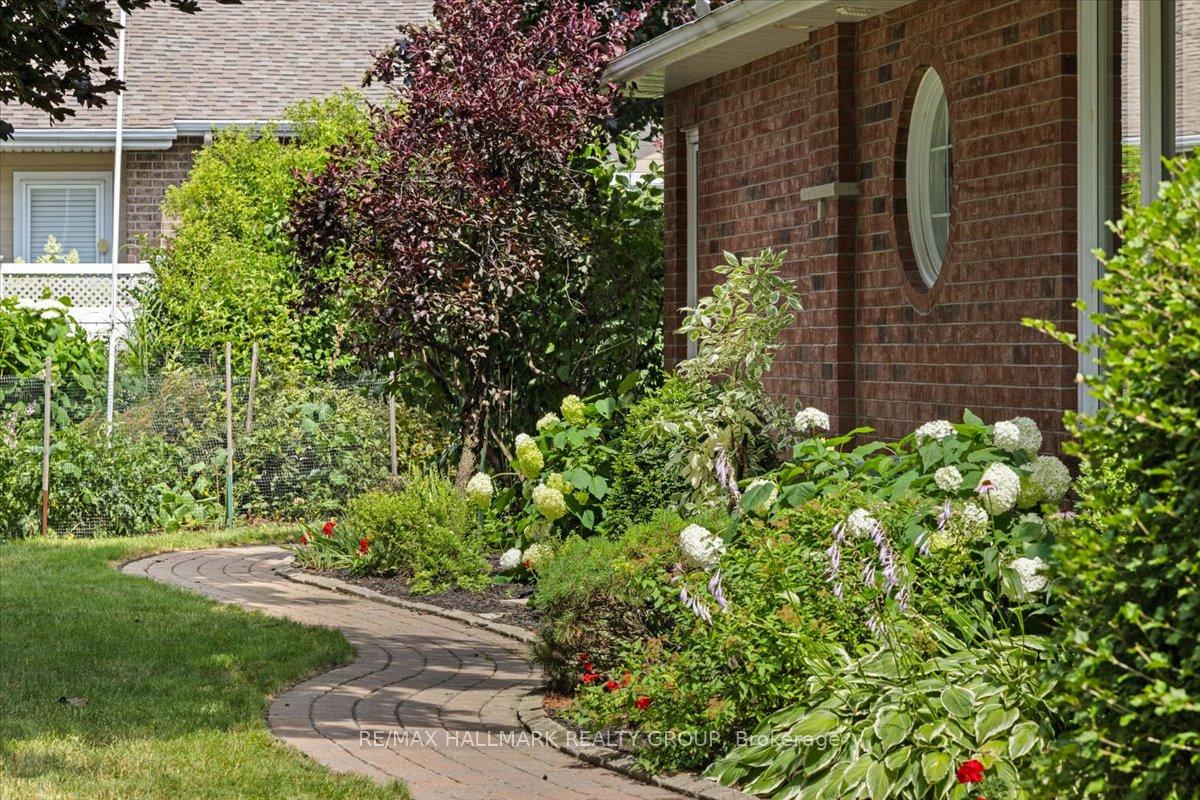 Photo 37 of 50 Kingbird Court, Ottawa, Kanata - Bridlewood — HOMEH