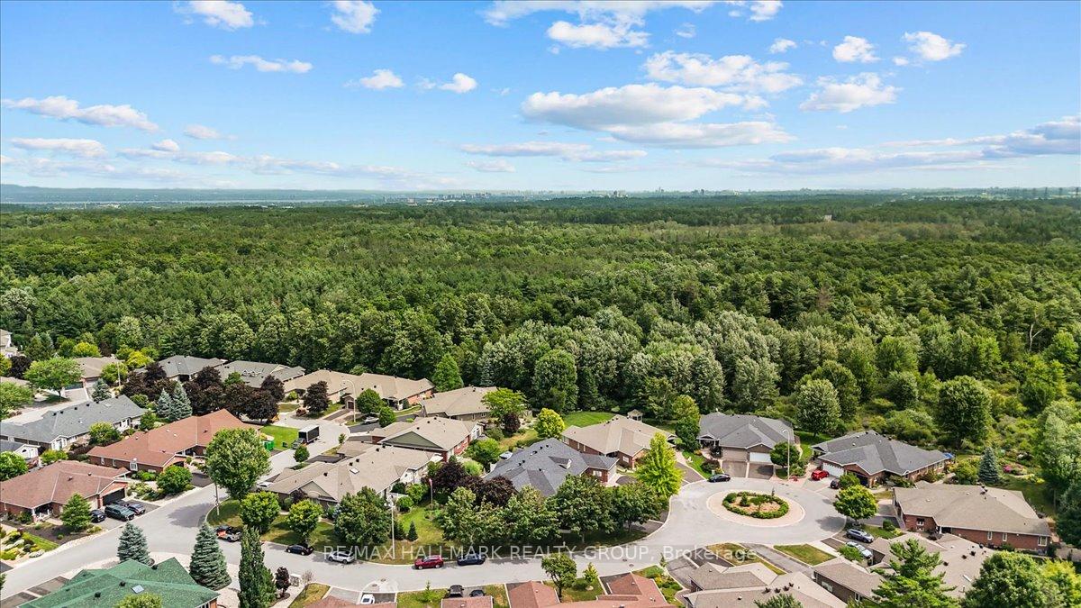 Photo 44 of 50 Kingbird Court, Ottawa, Kanata - Bridlewood — HOMEH