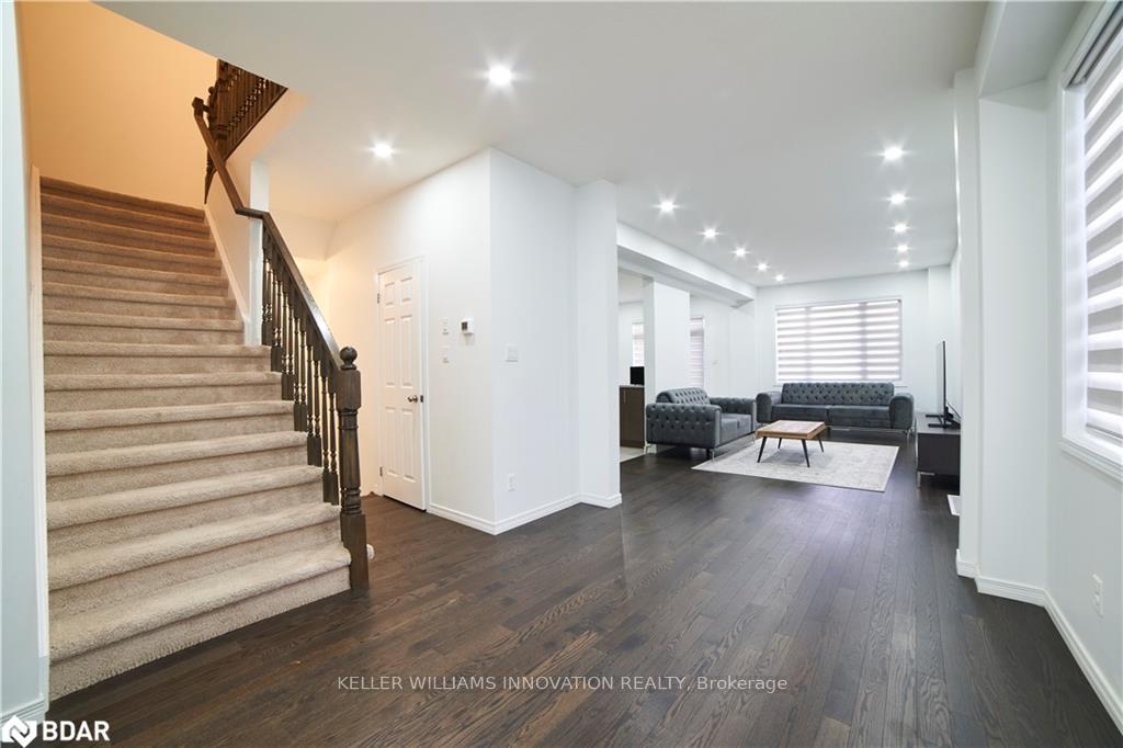 Photo 3 of 44 Saddlebrook Court, Kitchener — HOMEH
