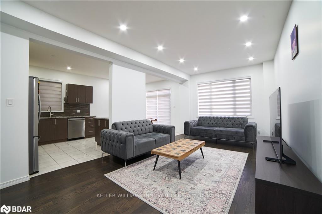 Photo 4 of 44 Saddlebrook Court, Kitchener — HOMEH