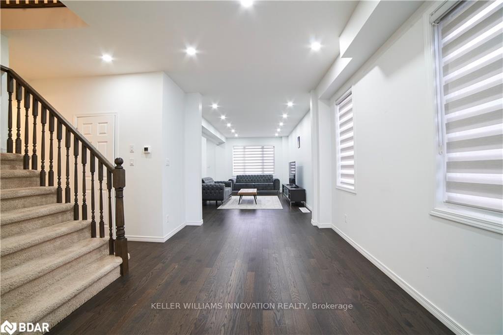 Photo 5 of 44 Saddlebrook Court, Kitchener — HOMEH