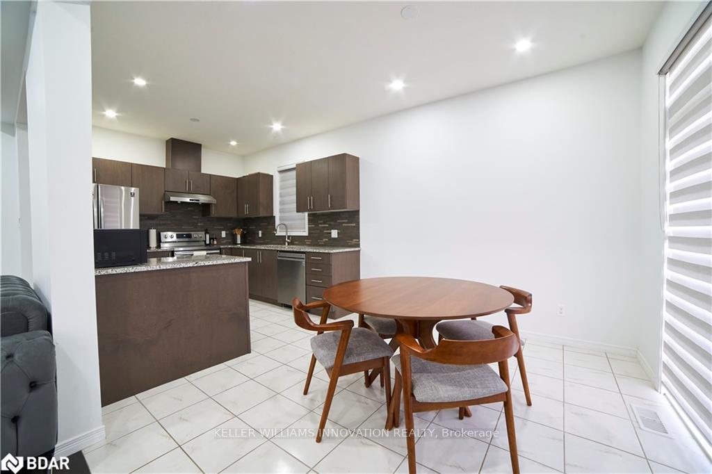 Photo 8 of 44 Saddlebrook Court, Kitchener — HOMEH