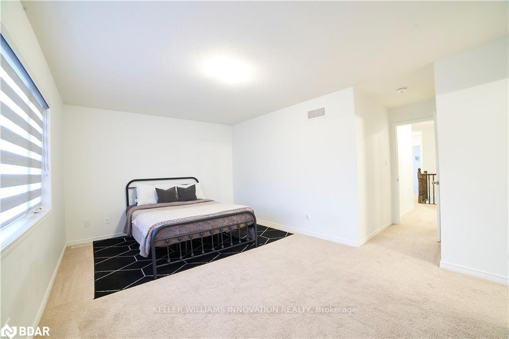 Photo 9 of 44 Saddlebrook Court, Kitchener — HOMEH