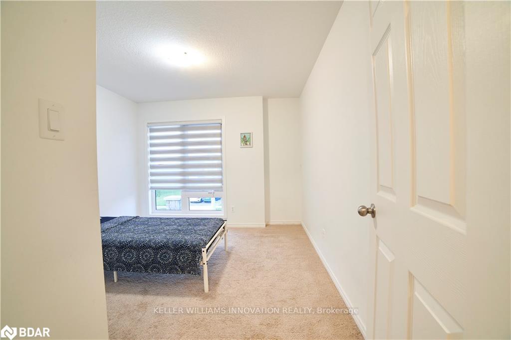 Photo 12 of 44 Saddlebrook Court, Kitchener — HOMEH