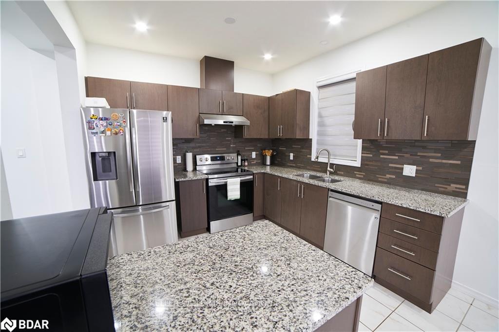 Photo 25 of 44 Saddlebrook Court, Kitchener — HOMEH