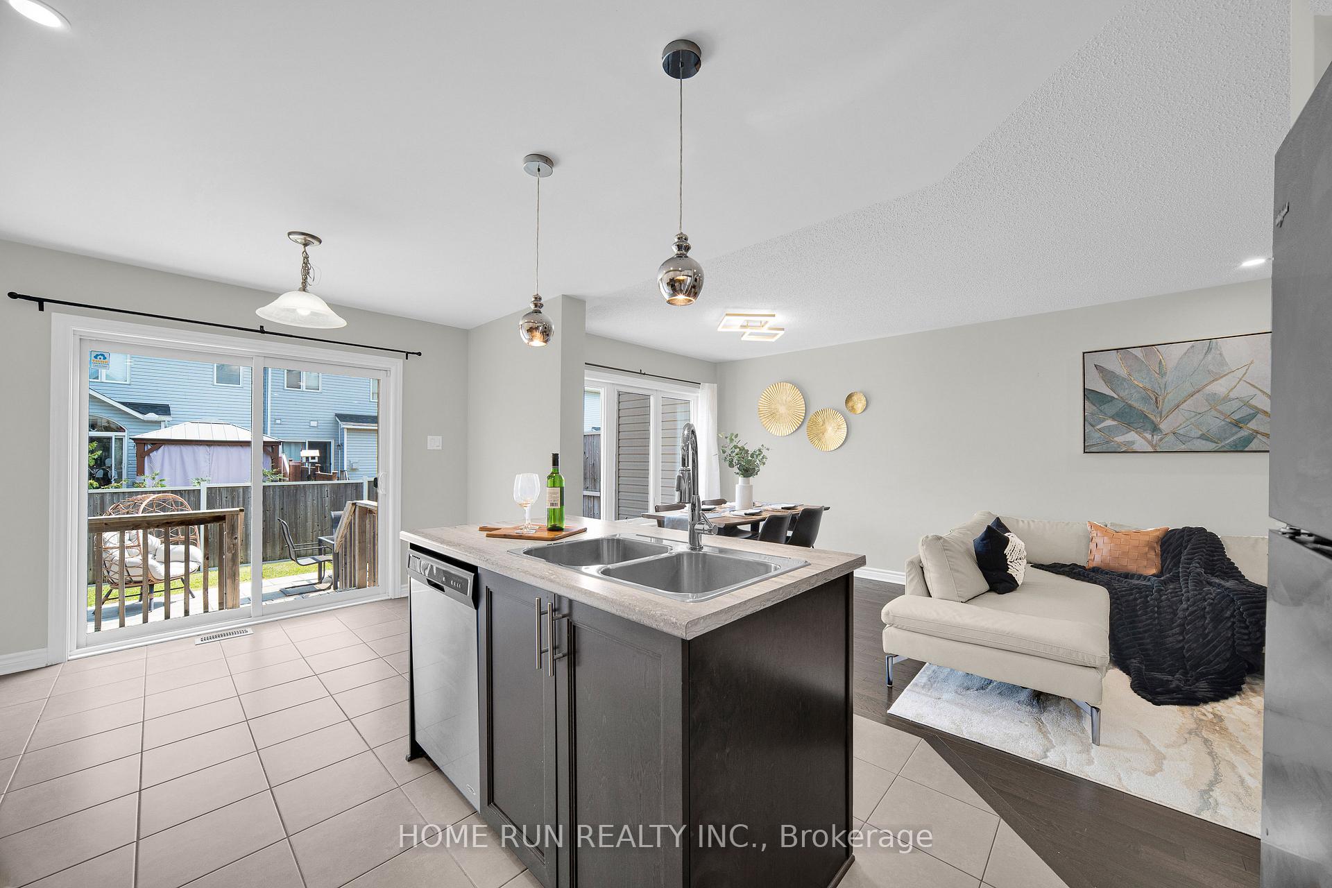 Photo 17 of 209 Halyard Way, Ottawa, Kanata - Kanata Lakes/Heritage Hills — HOMEH