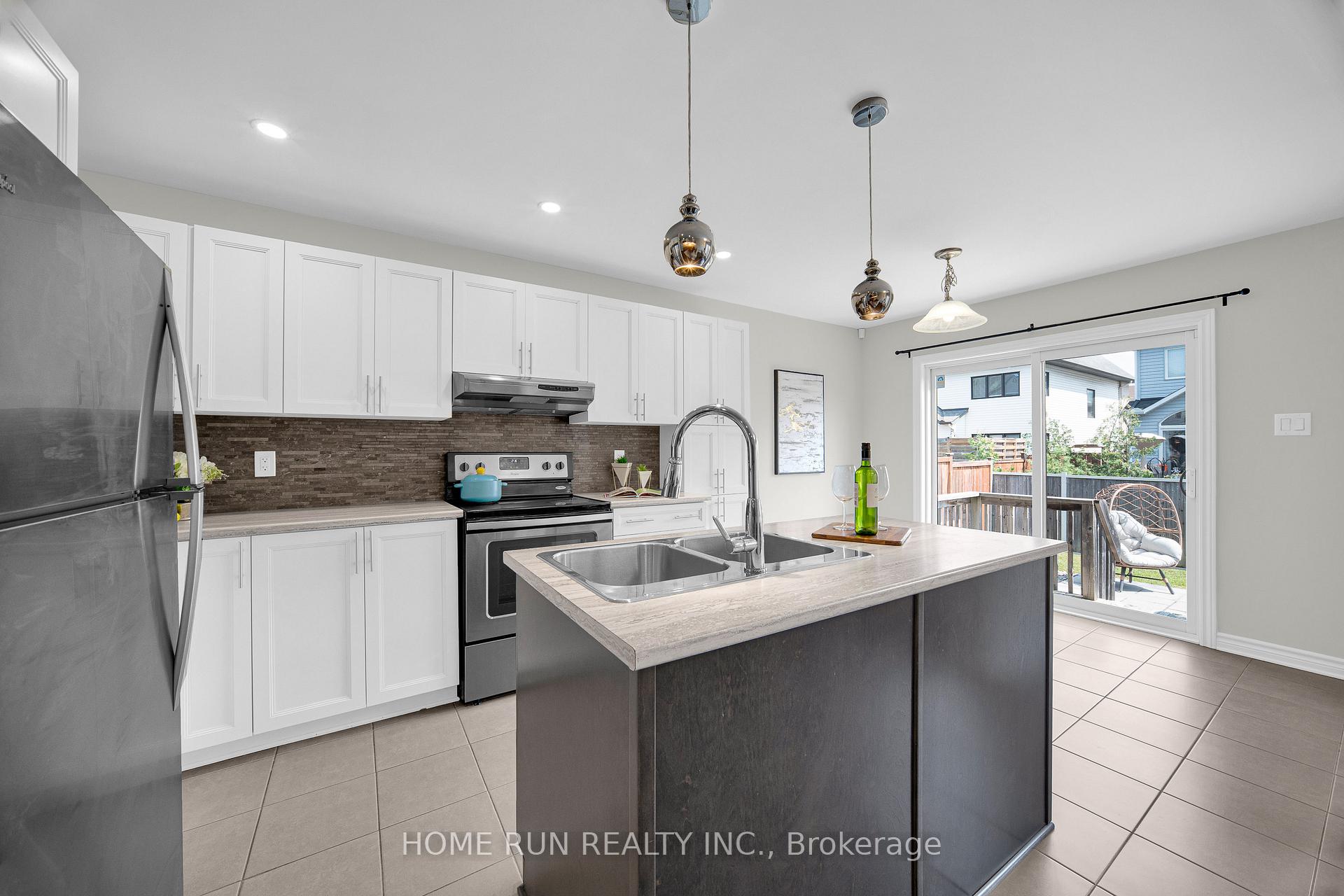 Photo 19 of 209 Halyard Way, Ottawa, Kanata - Kanata Lakes/Heritage Hills — HOMEH