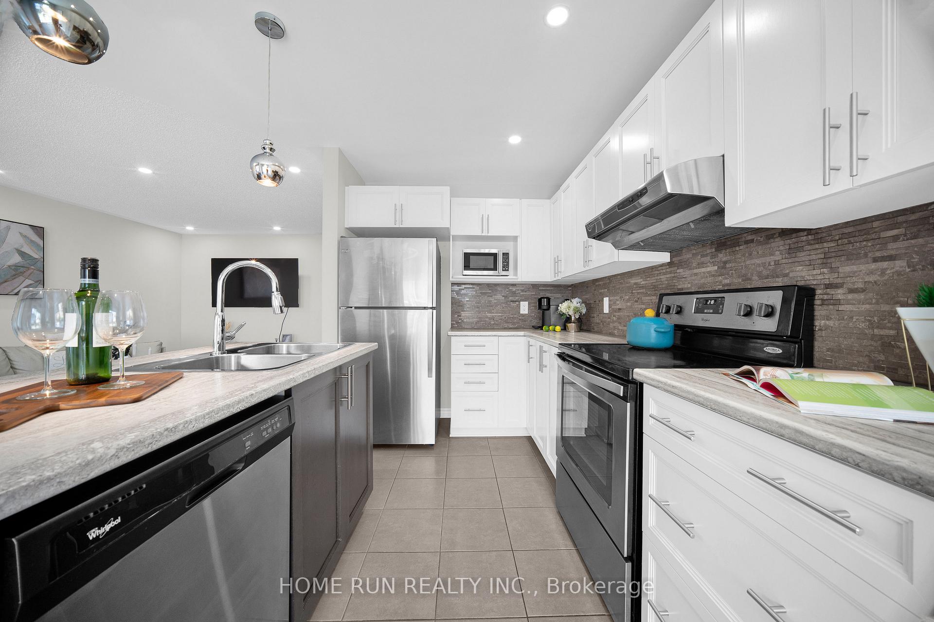Photo 20 of 209 Halyard Way, Ottawa, Kanata - Kanata Lakes/Heritage Hills — HOMEH