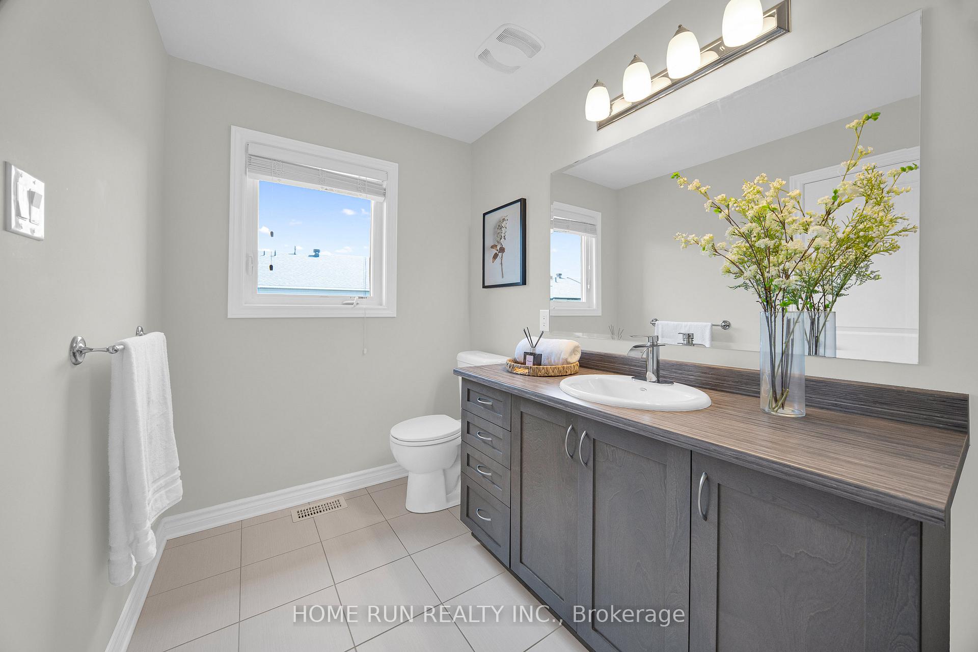 Photo 31 of 209 Halyard Way, Ottawa, Kanata - Kanata Lakes/Heritage Hills — HOMEH