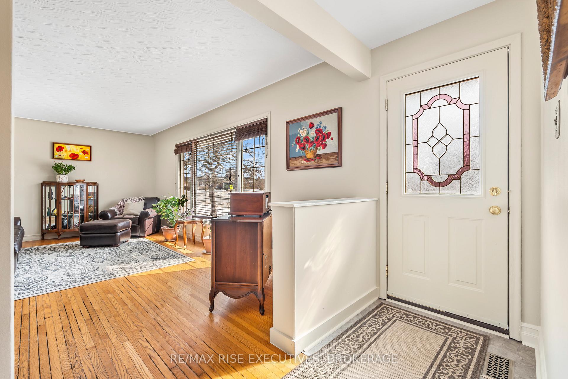Photo 2 of 50 Briscoe Street, Loyalist, Amherstview — HOMEH