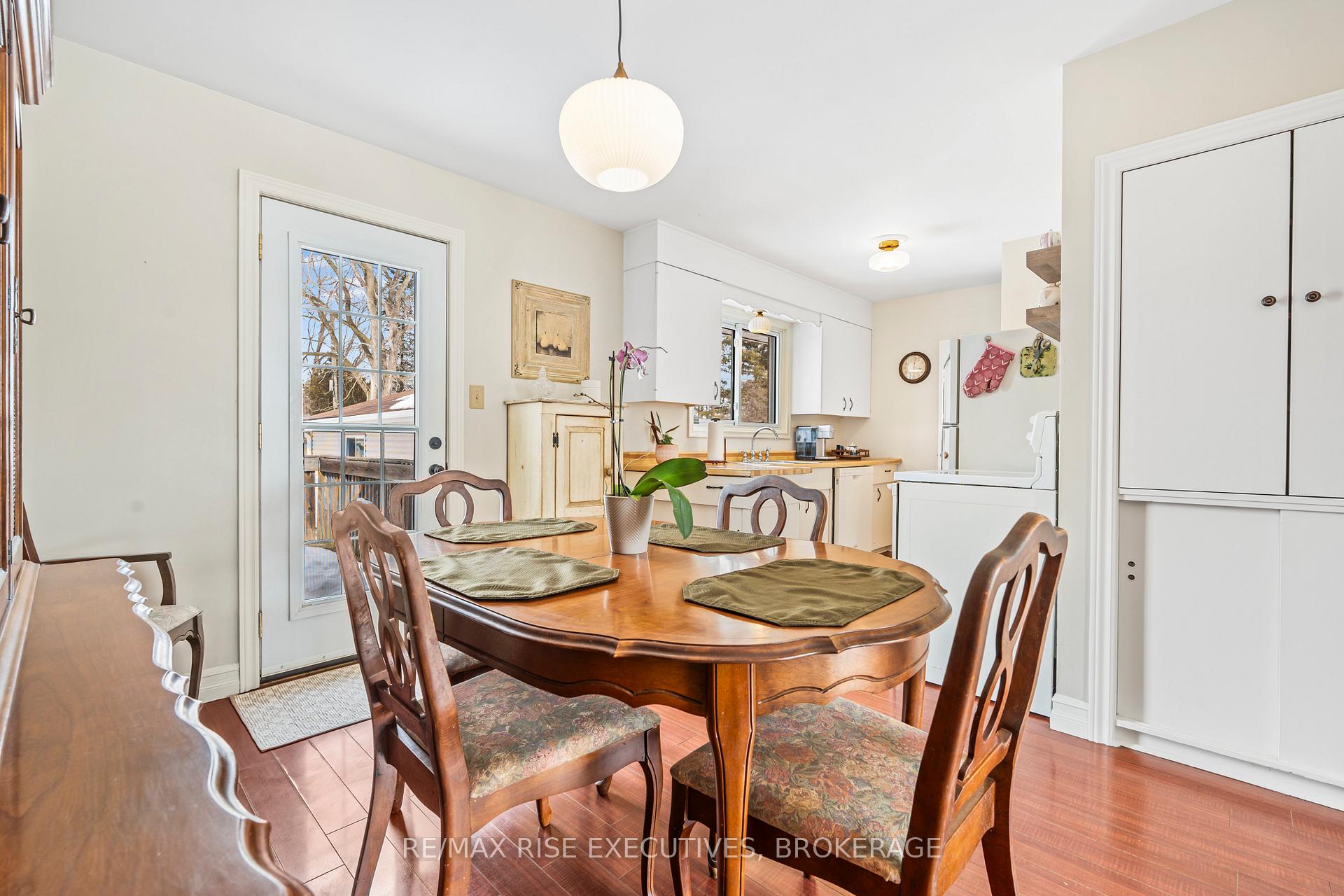 Photo 7 of 50 Briscoe Street, Loyalist, Amherstview — HOMEH