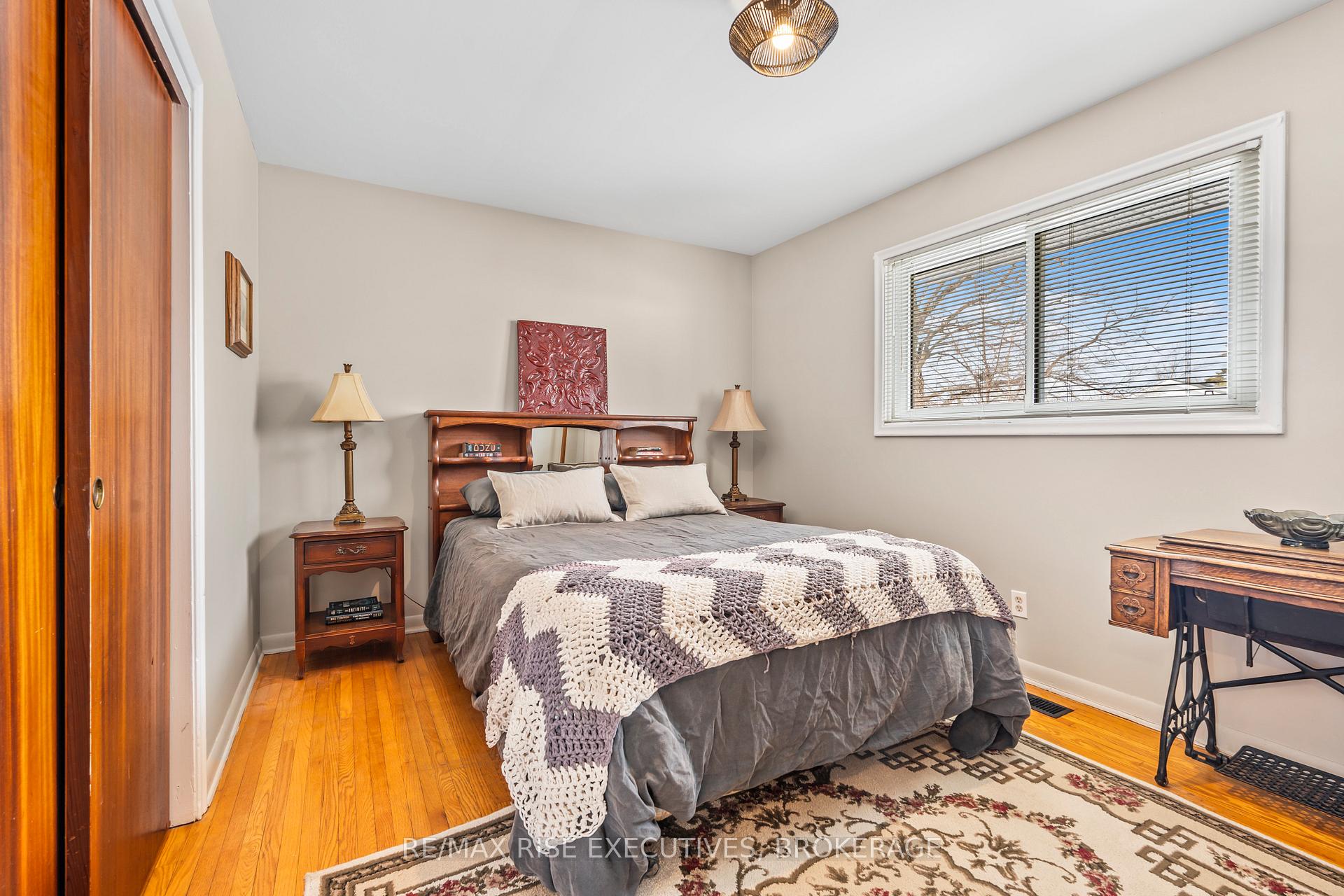 Photo 12 of 50 Briscoe Street, Loyalist, Amherstview — HOMEH