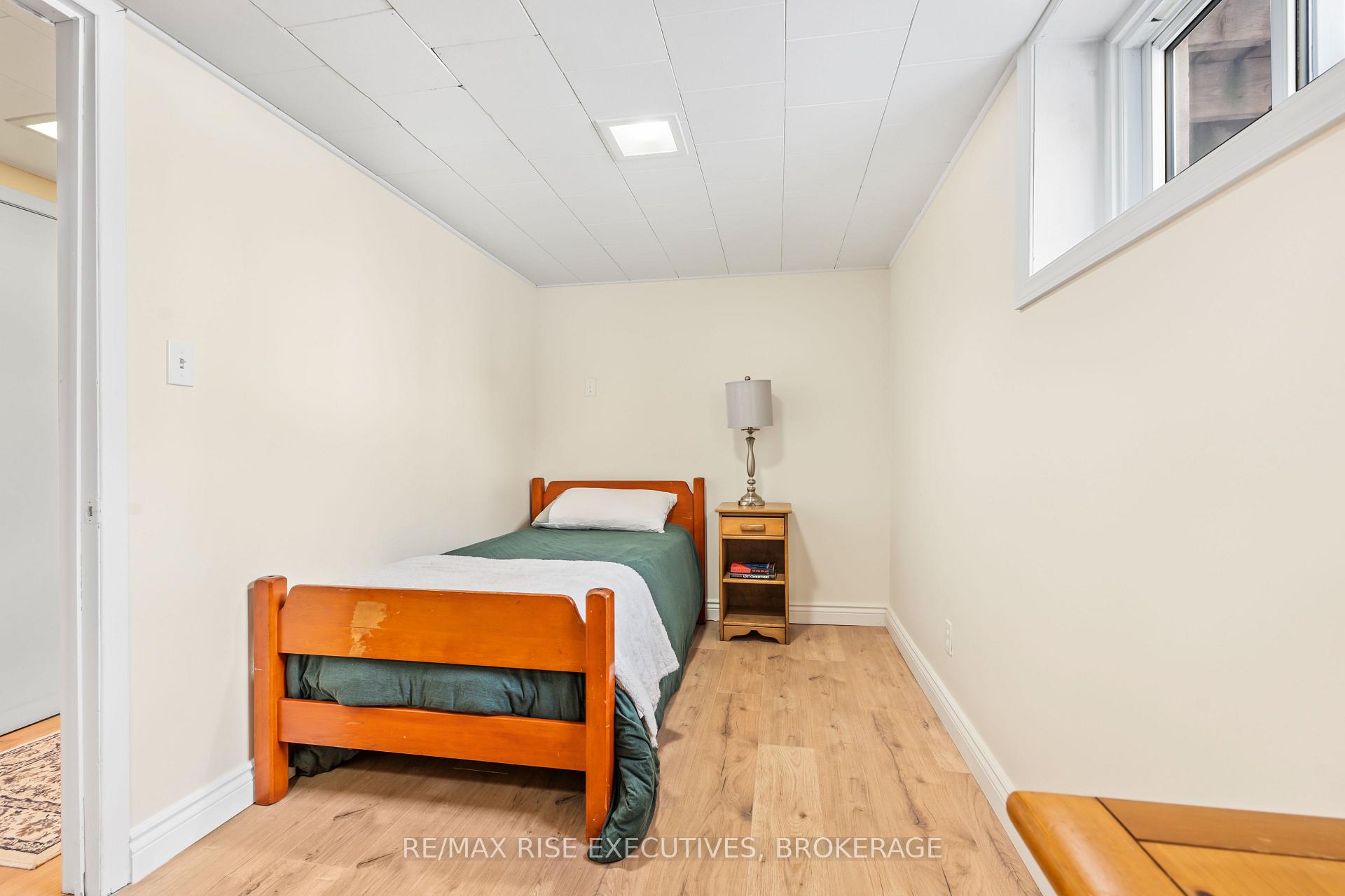 Photo 25 of 50 Briscoe Street, Loyalist, Amherstview — HOMEH
