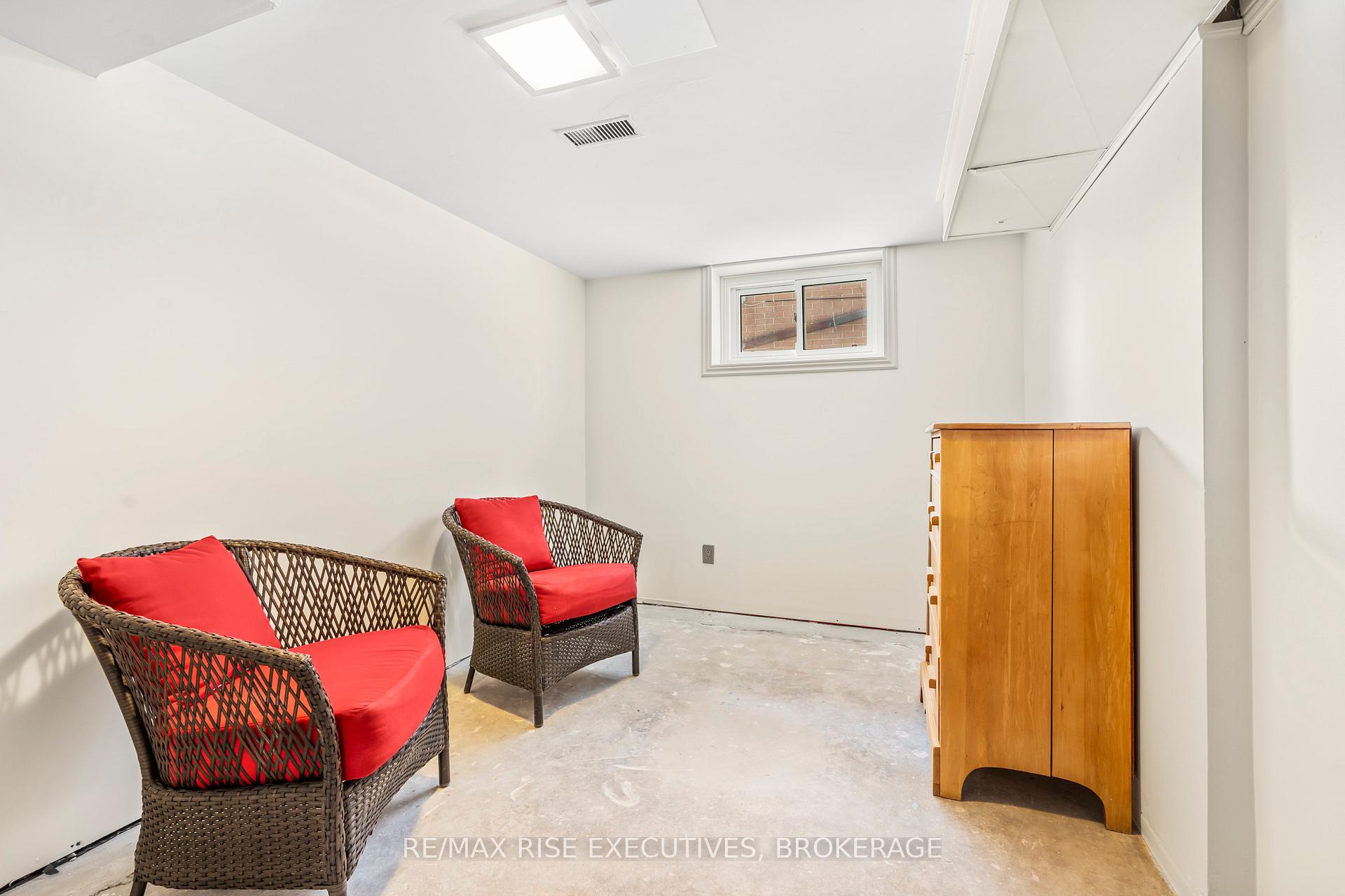 Photo 28 of 50 Briscoe Street, Loyalist, Amherstview — HOMEH