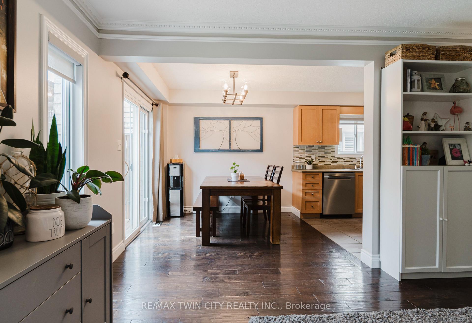 Photo 7 of 55 Isabella Street, Kitchener — HOMEH