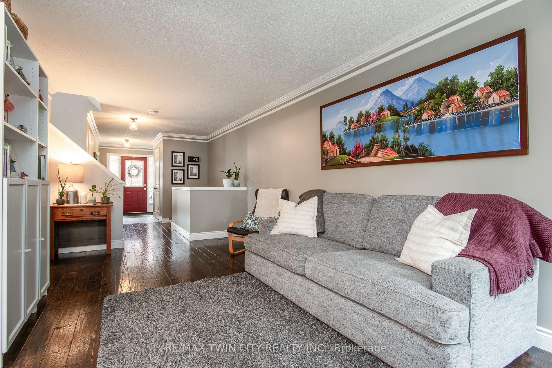 Photo 11 of 55 Isabella Street, Kitchener — HOMEH