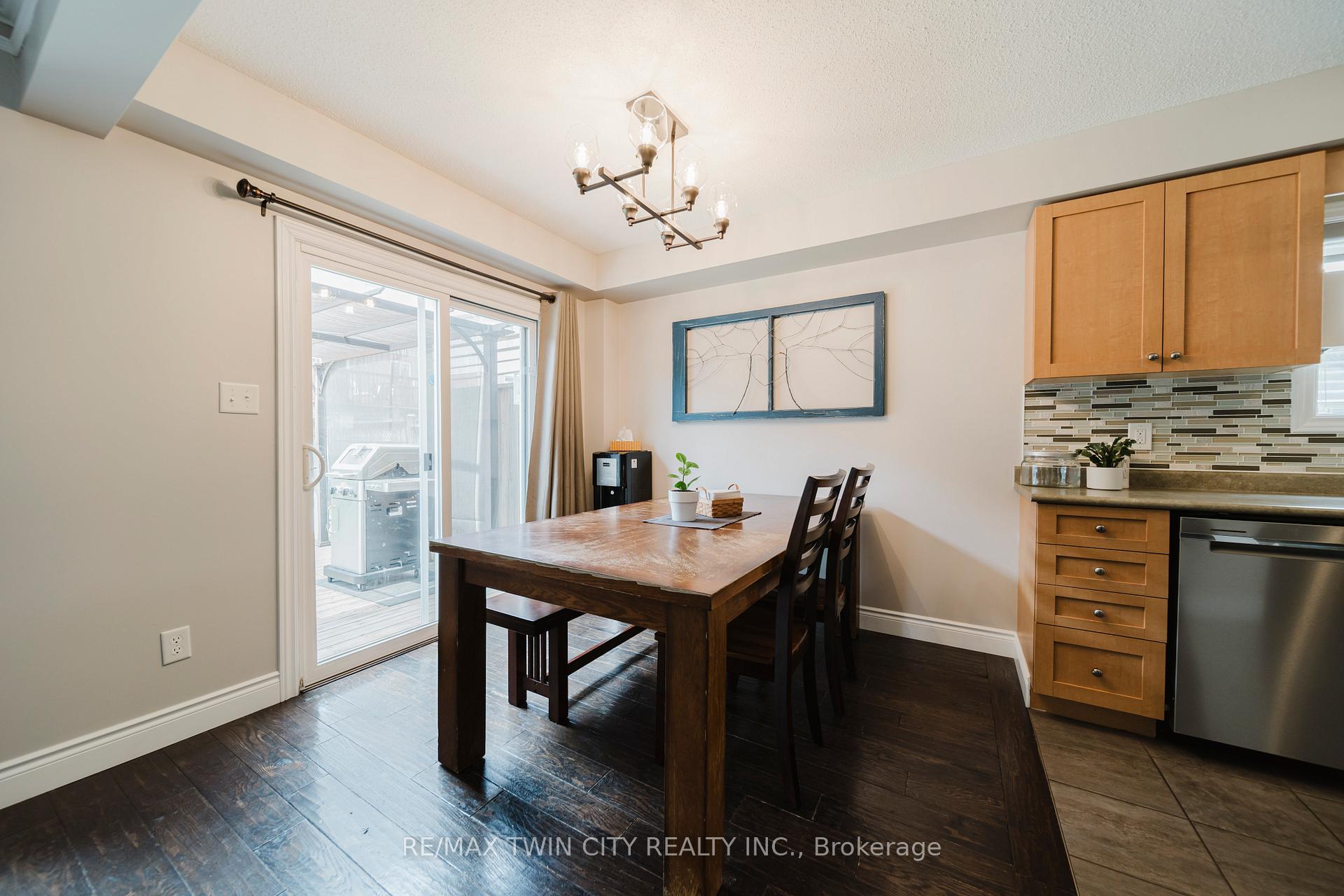 Photo 13 of 55 Isabella Street, Kitchener — HOMEH