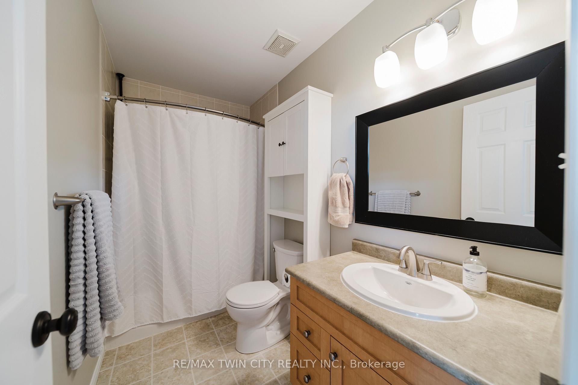 Photo 22 of 55 Isabella Street, Kitchener — HOMEH