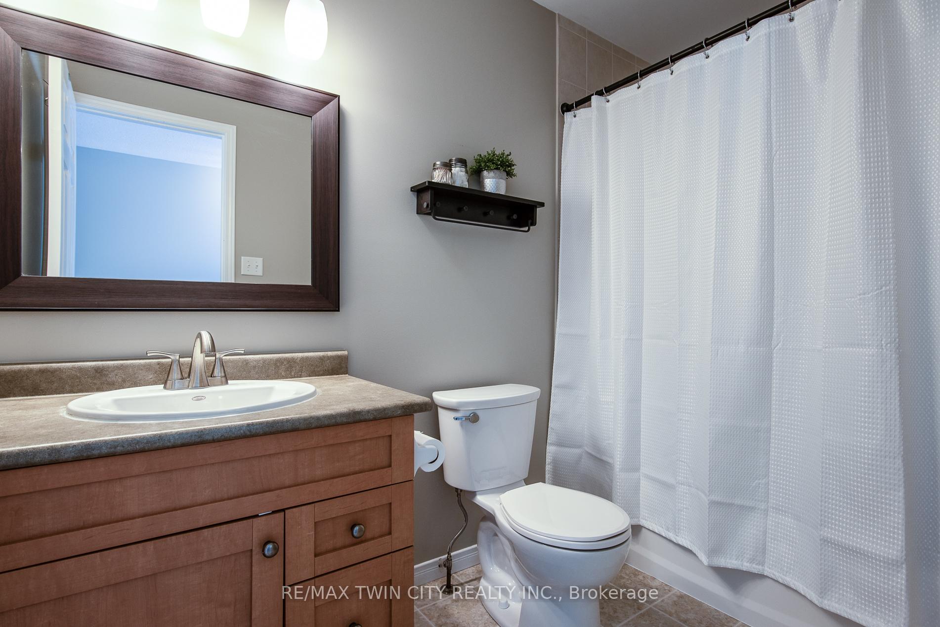 Photo 25 of 55 Isabella Street, Kitchener — HOMEH