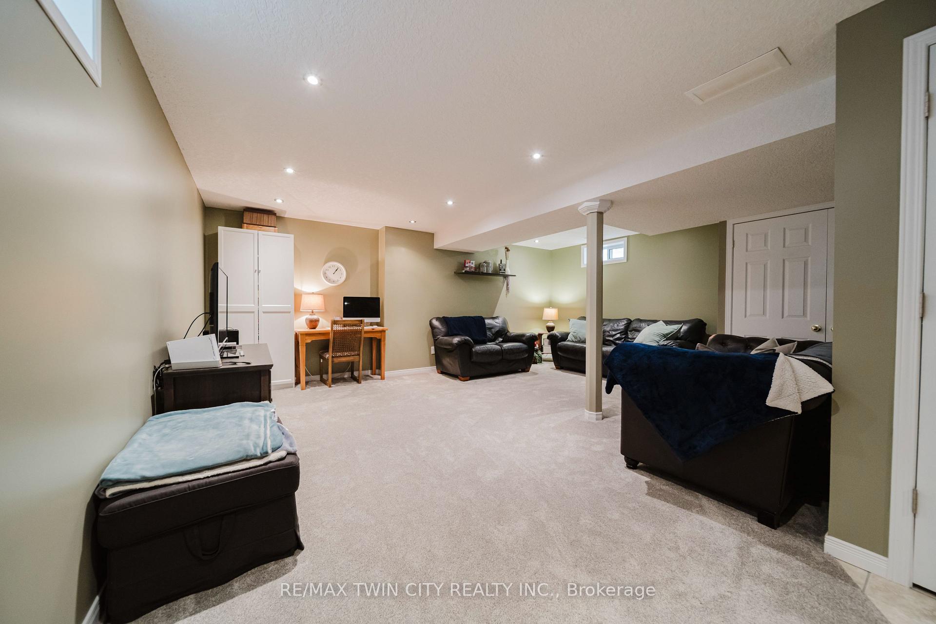 Photo 30 of 55 Isabella Street, Kitchener — HOMEH