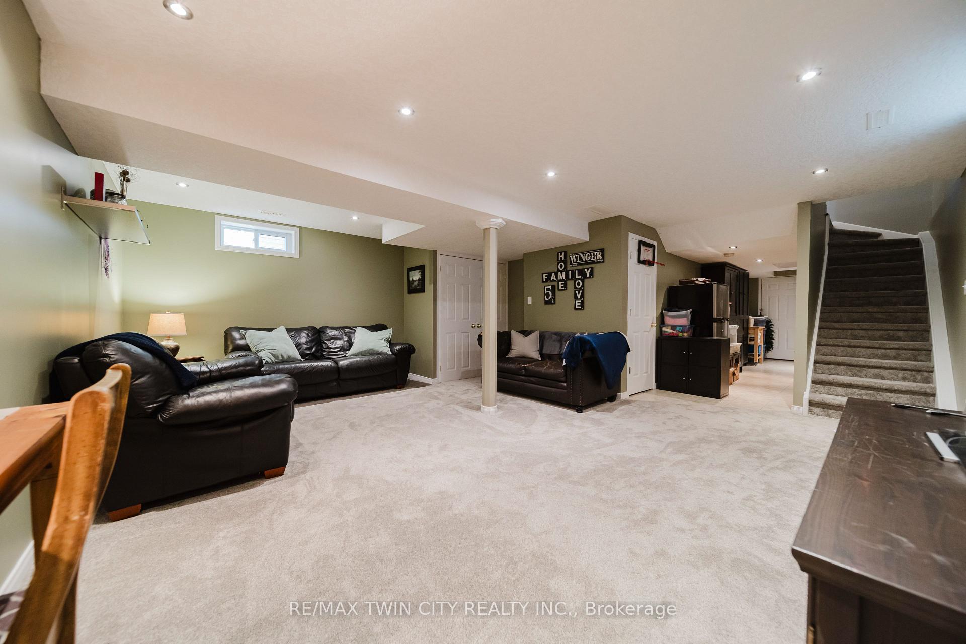 Photo 31 of 55 Isabella Street, Kitchener — HOMEH
