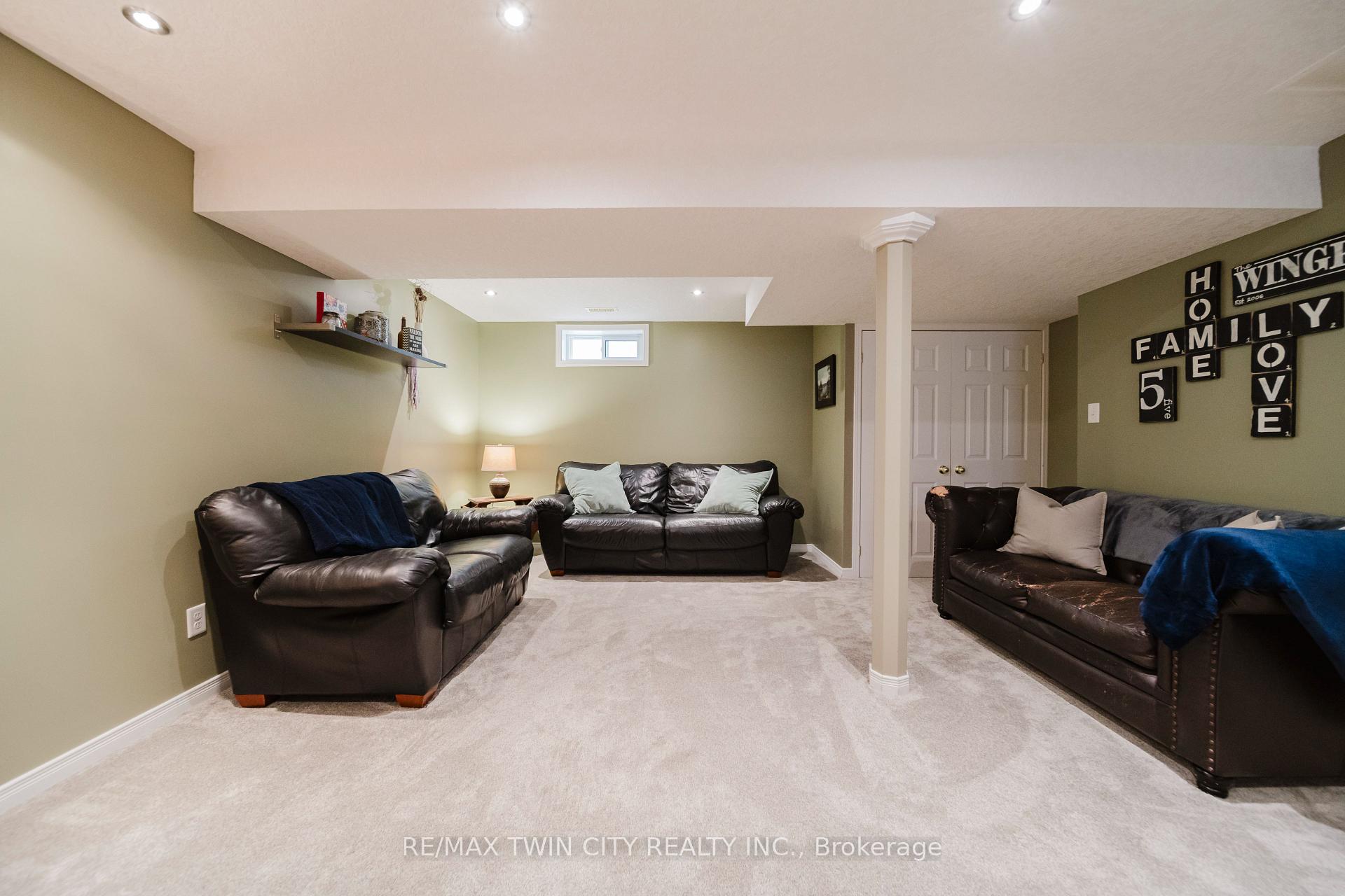 Photo 32 of 55 Isabella Street, Kitchener — HOMEH