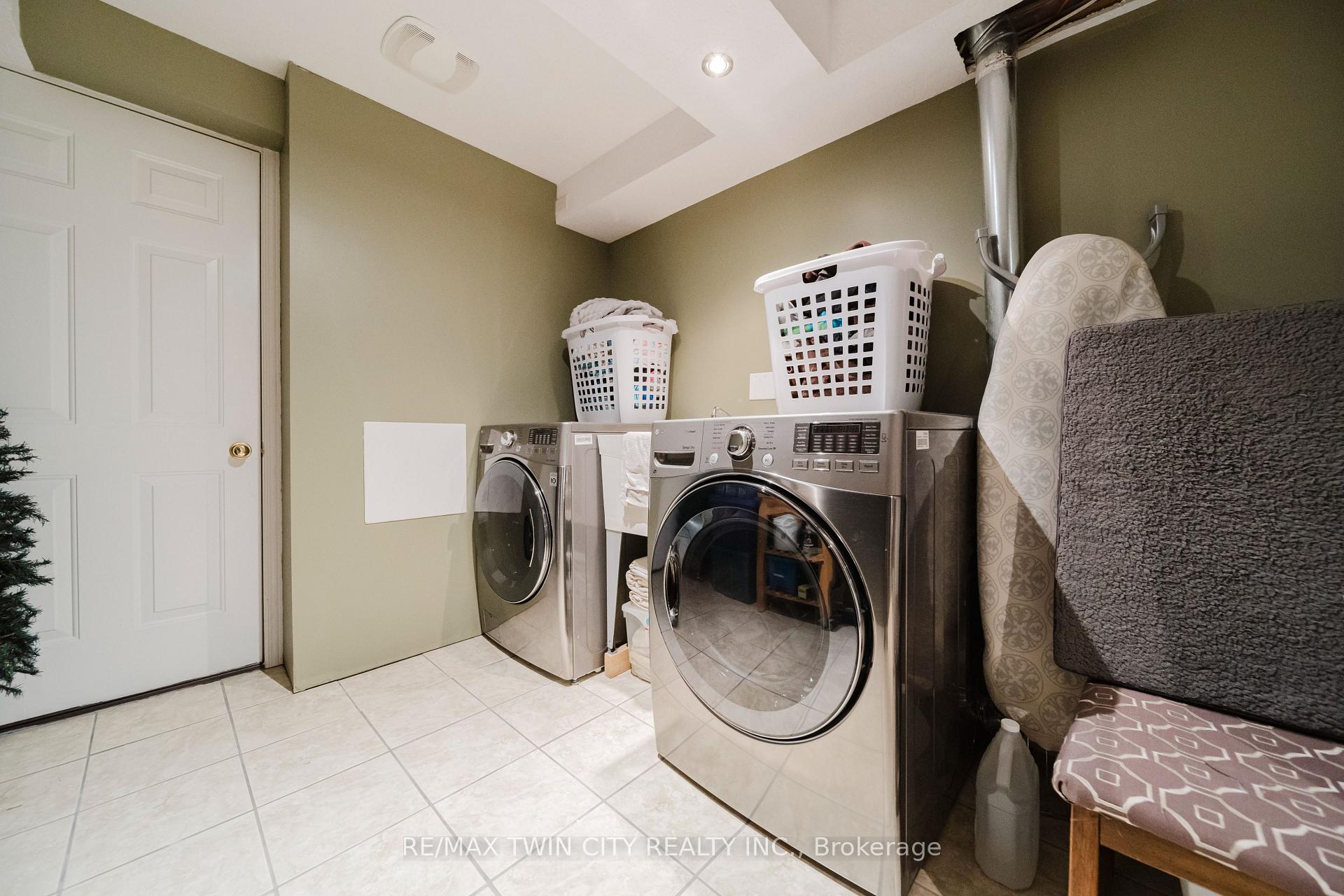 Photo 34 of 55 Isabella Street, Kitchener — HOMEH
