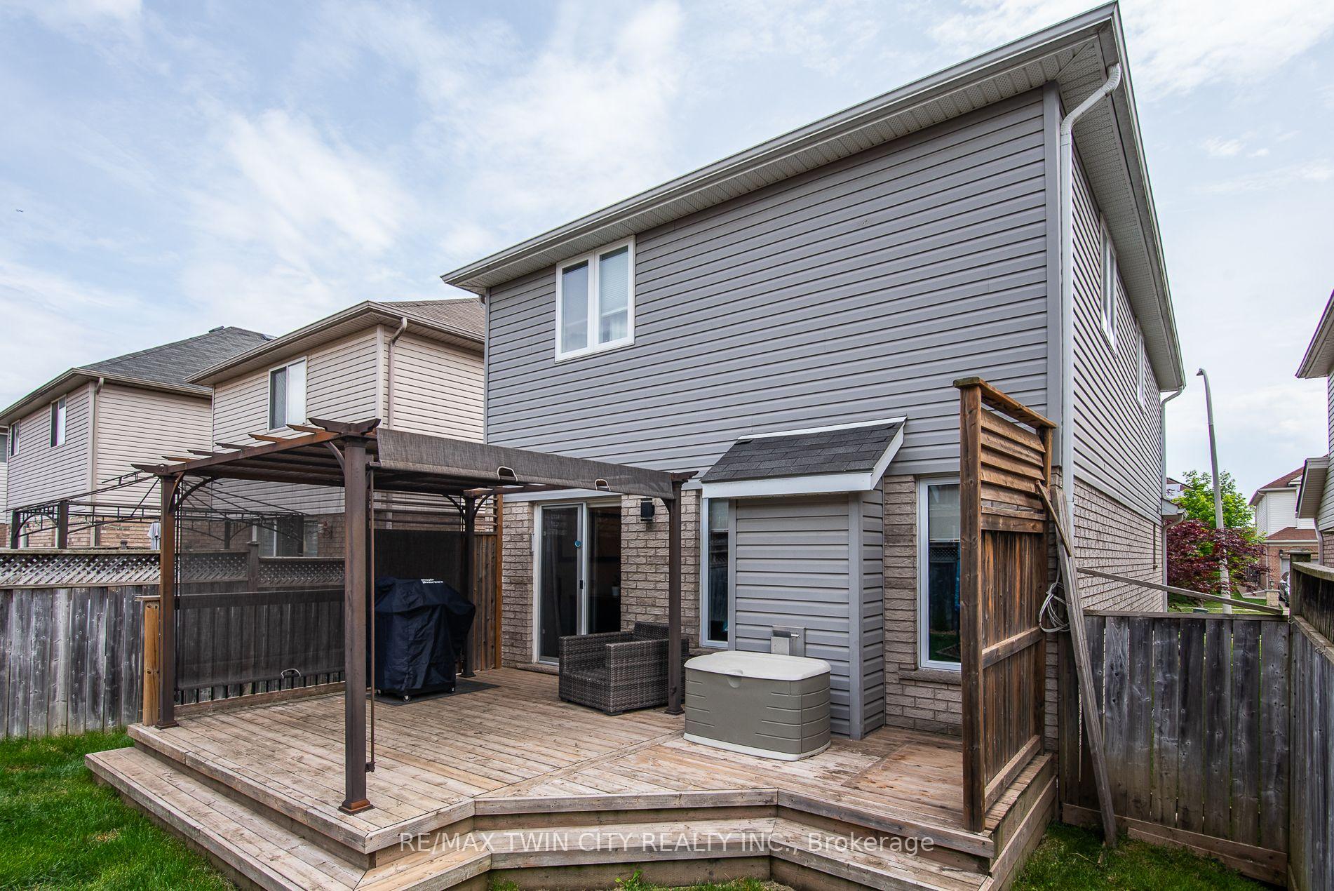 Photo 38 of 55 Isabella Street, Kitchener — HOMEH