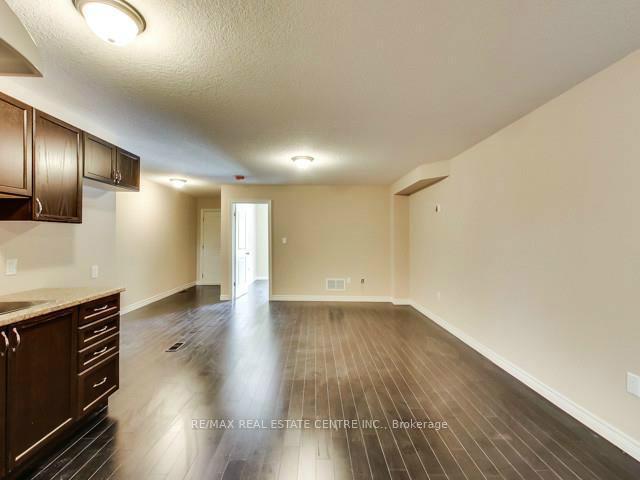 Photo 5 of Unit UPPER #3, 121 Young Street, Hamilton, Corktown — HOMEH