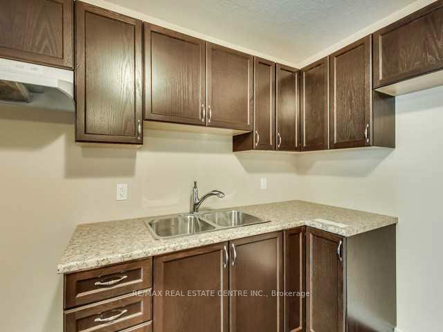 Photo 6 of Unit UPPER #3, 121 Young Street, Hamilton, Corktown — HOMEH