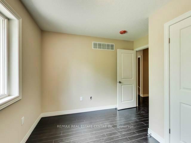 Photo 8 of Unit UPPER #3, 121 Young Street, Hamilton, Corktown — HOMEH