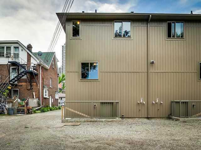 Photo 11 of Unit UPPER #3, 121 Young Street, Hamilton, Corktown — HOMEH