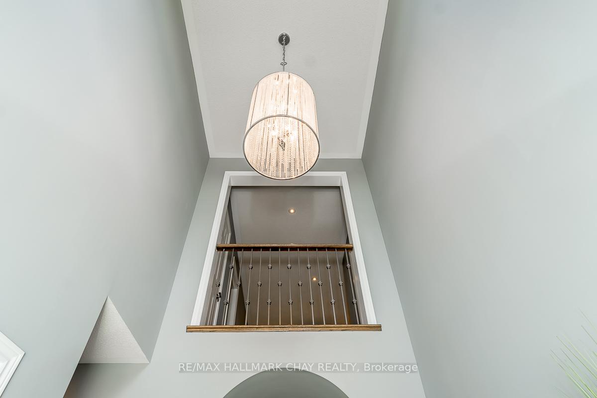 Photo 4 of 51 Cloverhill Crescent, Innisfil, Cookstown — HOMEH