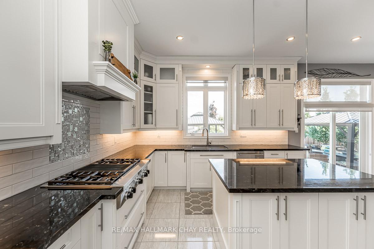 Photo 8 of 51 Cloverhill Crescent, Innisfil, Cookstown — HOMEH