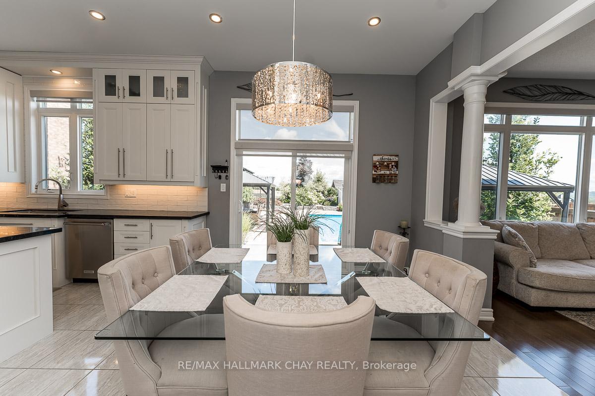 Photo 11 of 51 Cloverhill Crescent, Innisfil, Cookstown — HOMEH