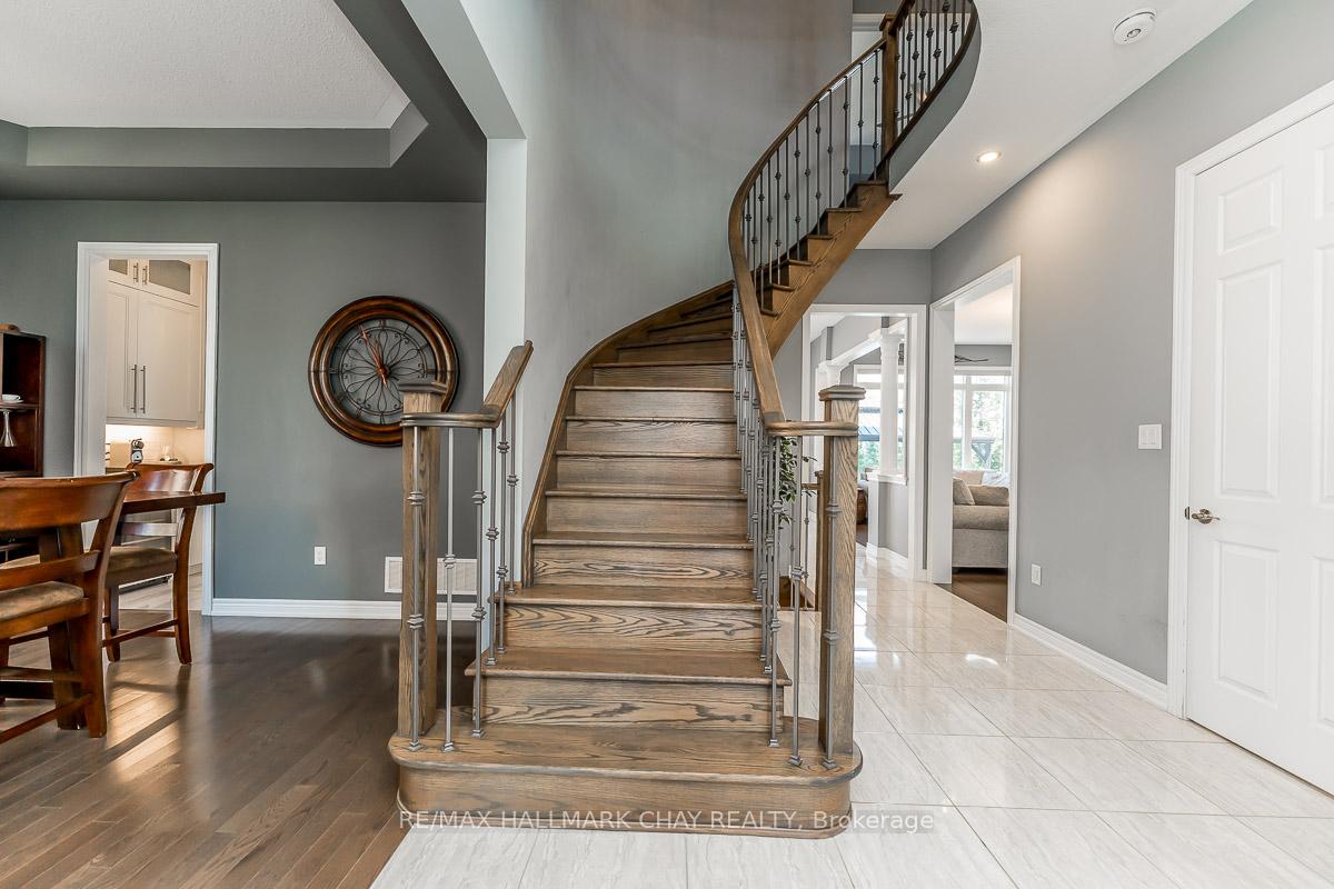 Photo 23 of 51 Cloverhill Crescent, Innisfil, Cookstown — HOMEH
