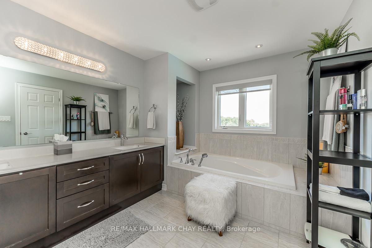 Photo 27 of 51 Cloverhill Crescent, Innisfil, Cookstown — HOMEH