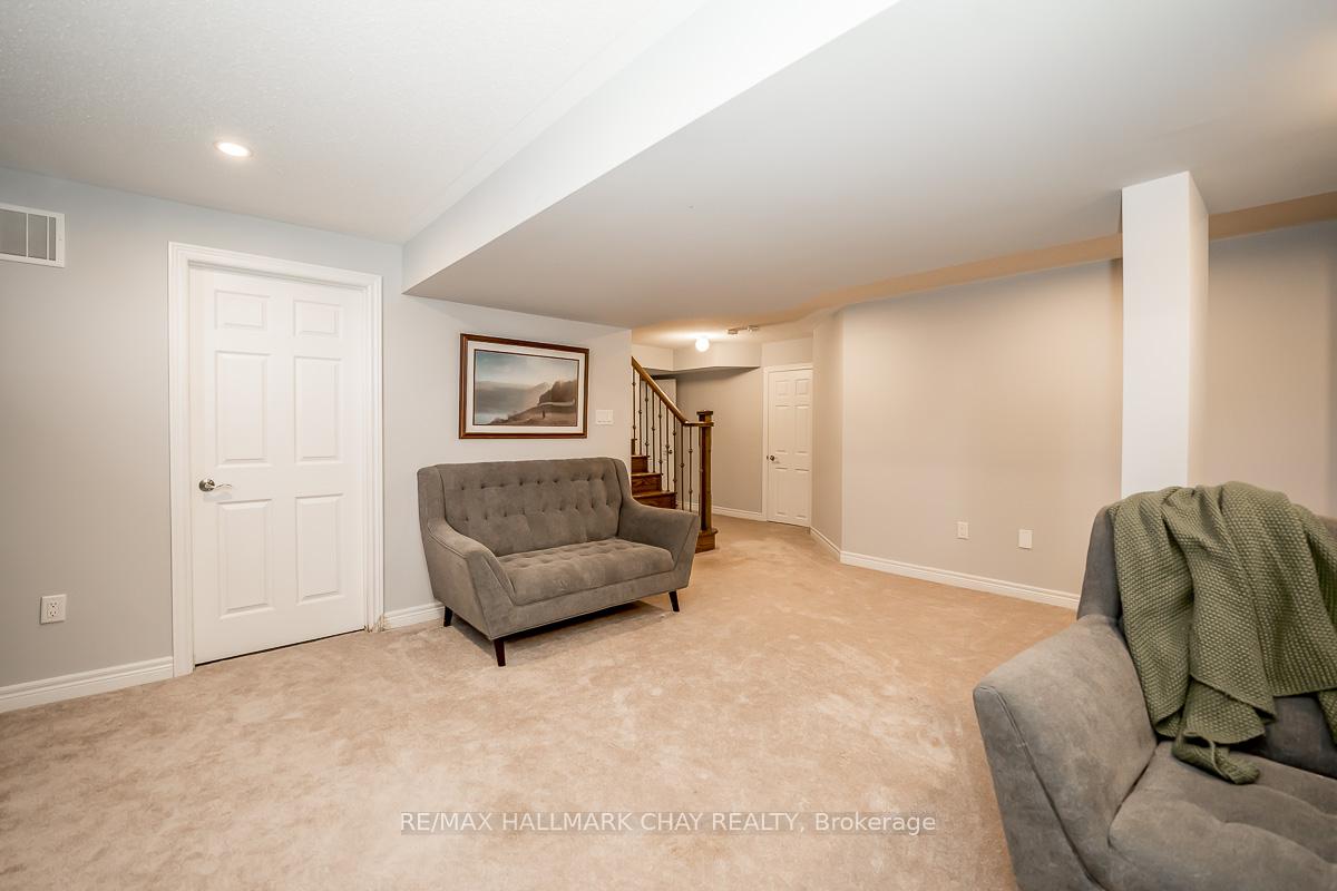 Photo 33 of 51 Cloverhill Crescent, Innisfil, Cookstown — HOMEH