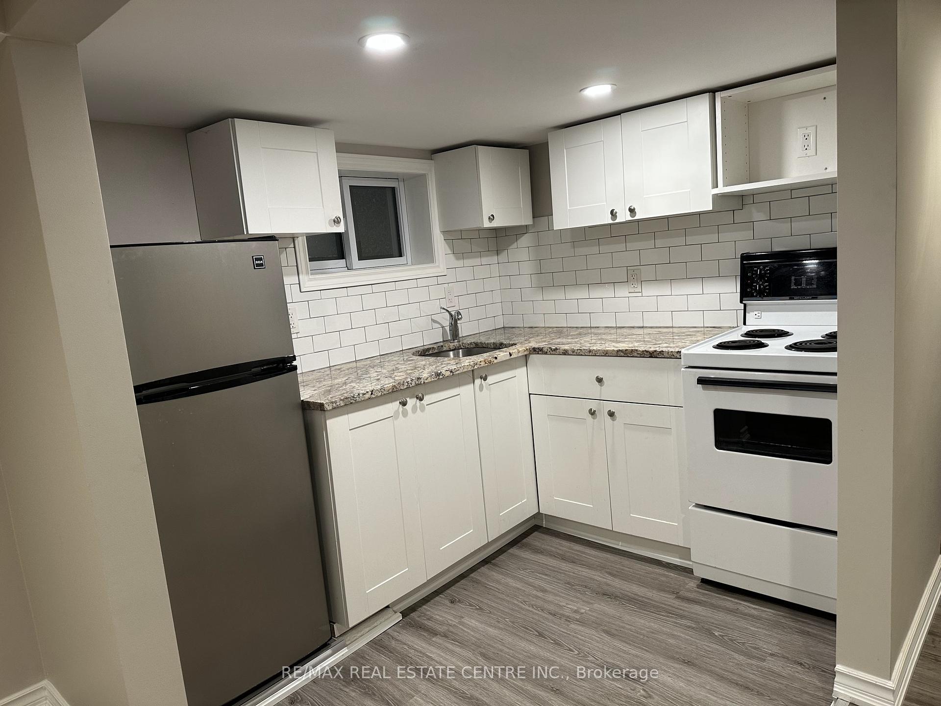 Photo 2 of Unit Basement, 211 Walter Avenue S, Hamilton, Glenview — HOMEH