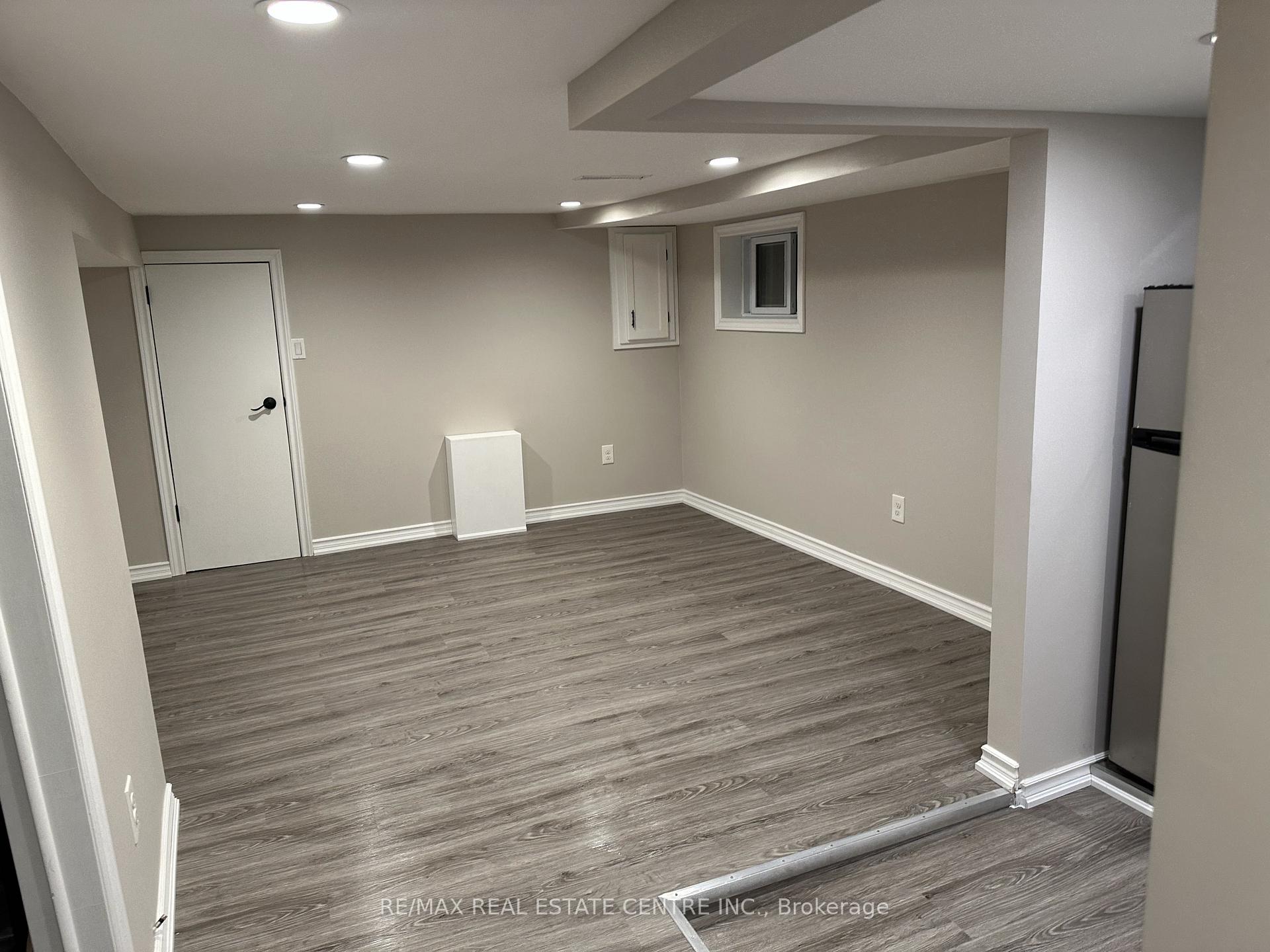Photo 4 of Unit Basement, 211 Walter Avenue S, Hamilton, Glenview — HOMEH