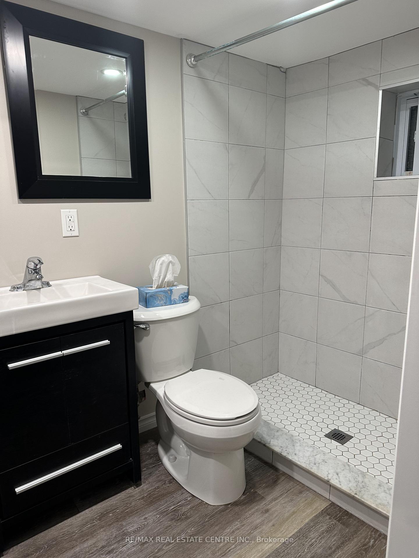 Photo 5 of Unit Basement, 211 Walter Avenue S, Hamilton, Glenview — HOMEH