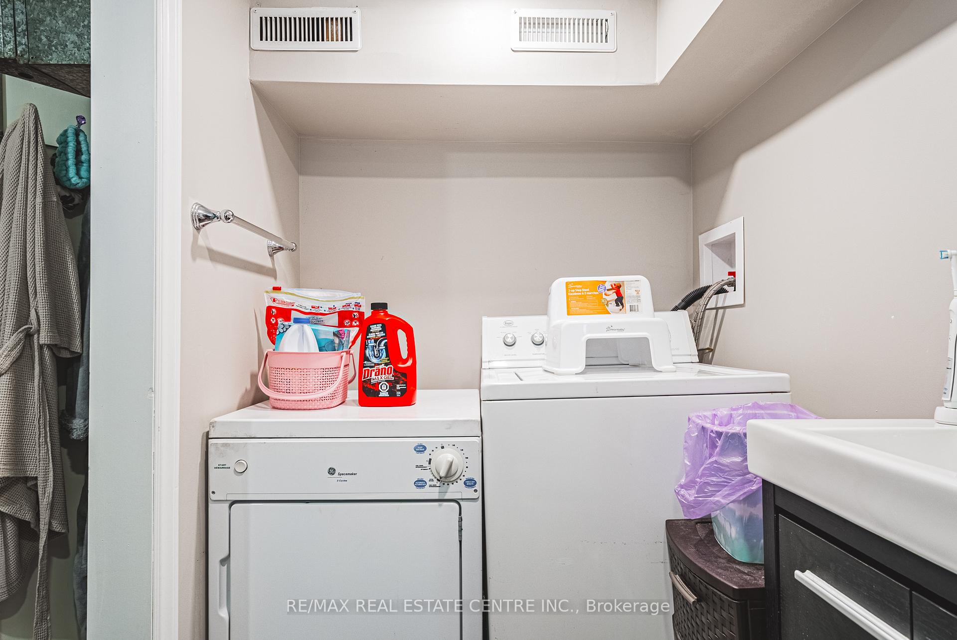 Photo 6 of Unit Basement, 211 Walter Avenue S, Hamilton, Glenview — HOMEH