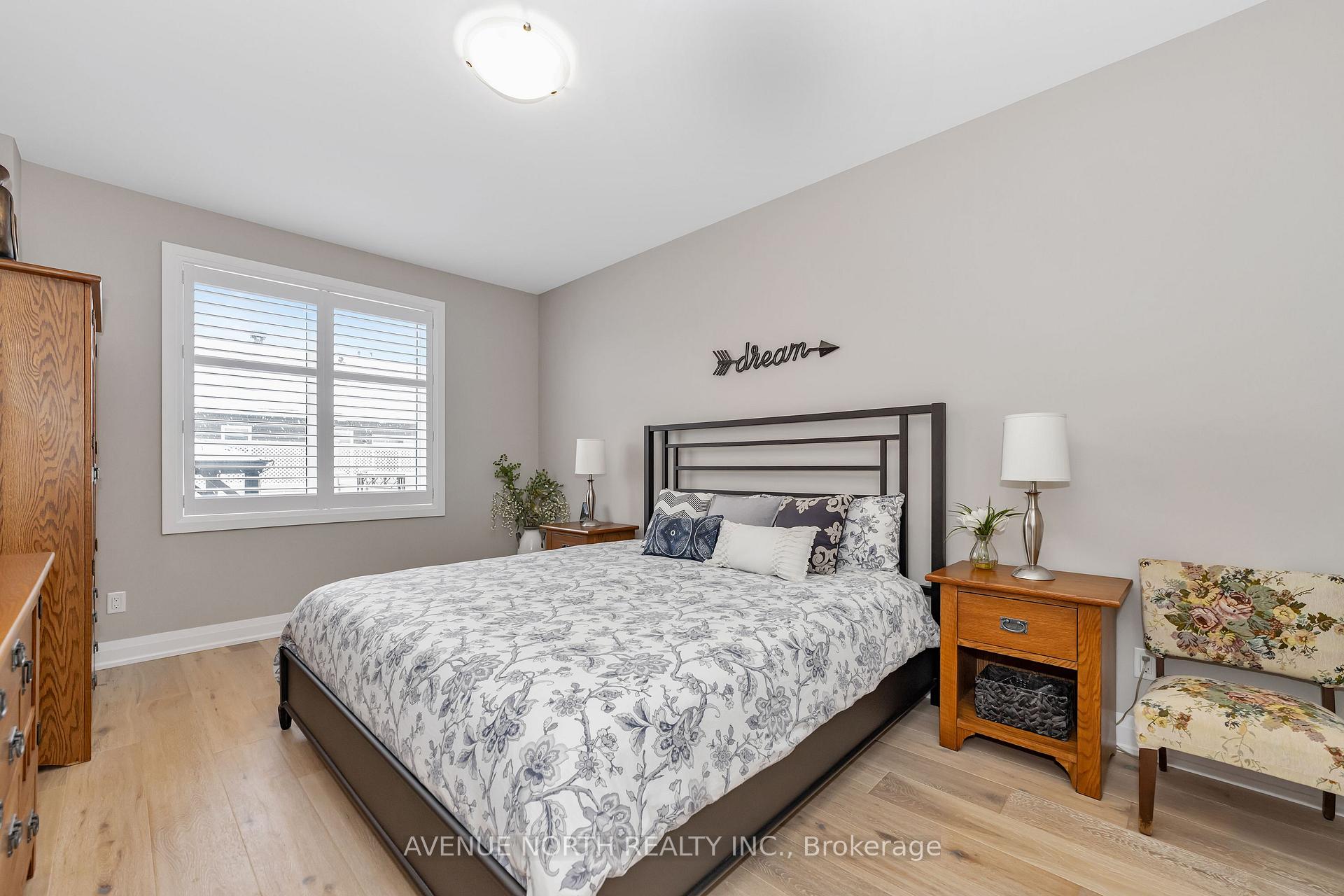 Photo 21 of 742 Coast Circle, Ottawa, Mahogany Community — HOMEH